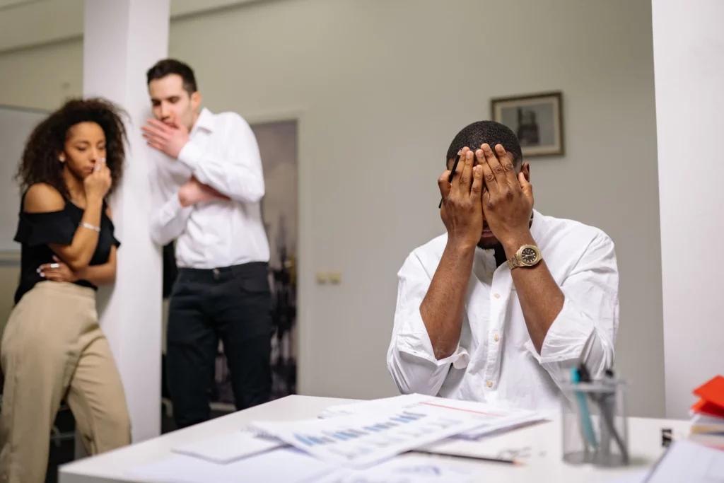 Signes de harcèlement moral au travail à repérer